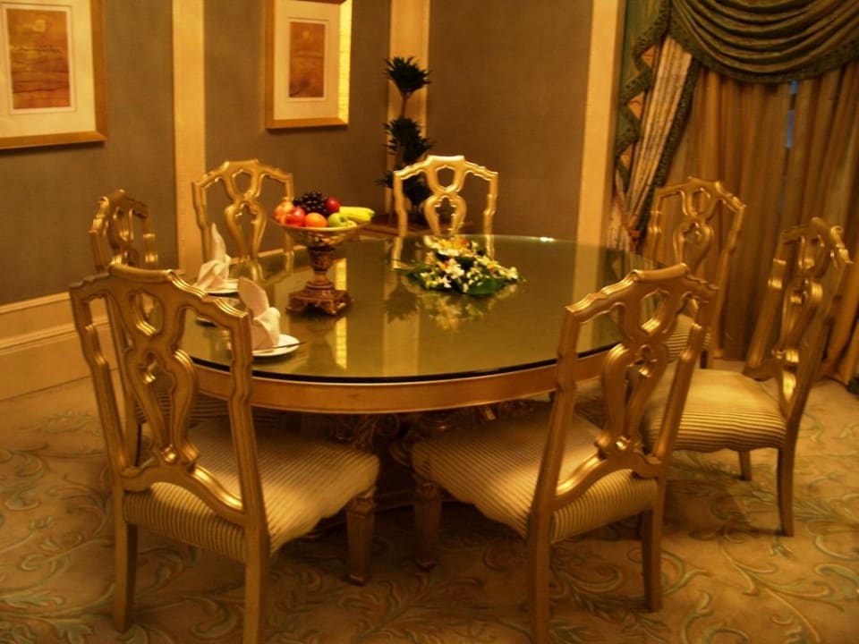 Presidential Suite - Esszimmer Emirates Palace Mandarin Oriental