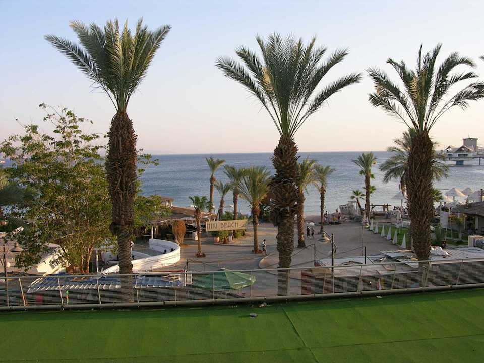 Вид с балкона Neptune Eilat Hotel