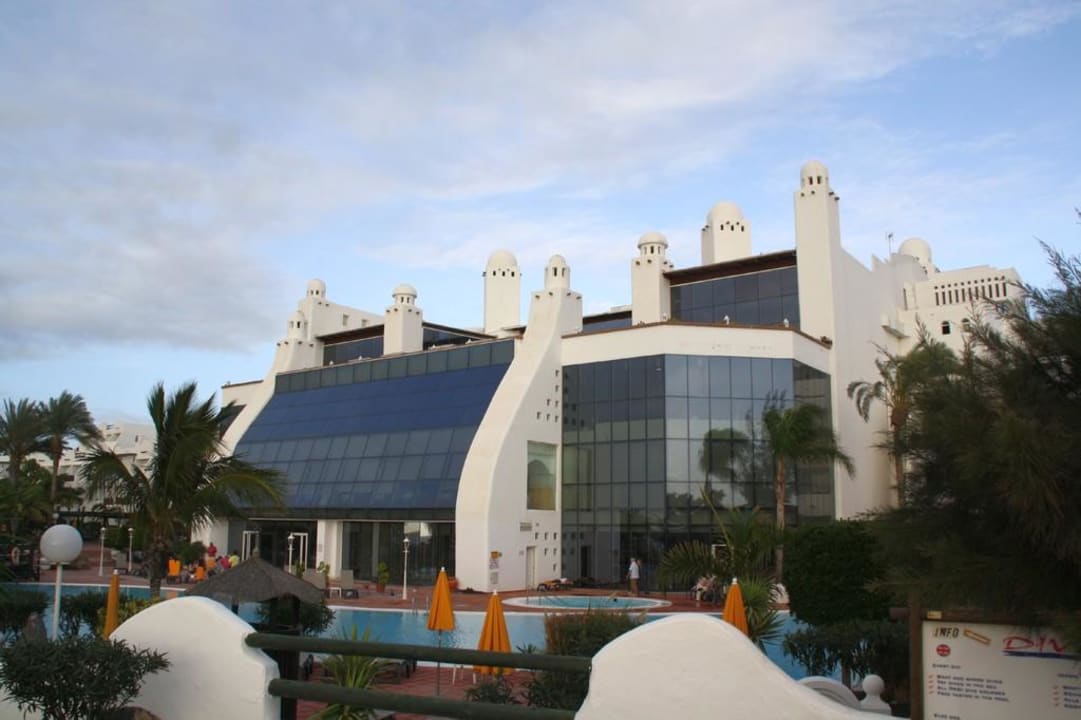 Außenansicht von der Strandpromenade H10 Timanfaya Palace - Adults only