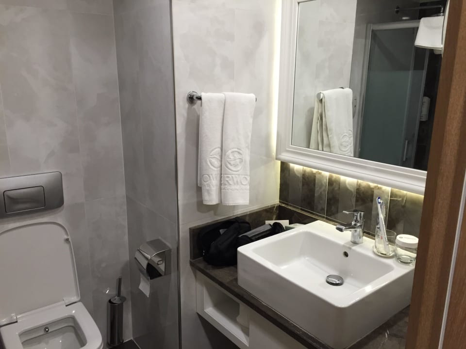 Bad Sherwood Exclusive Lara