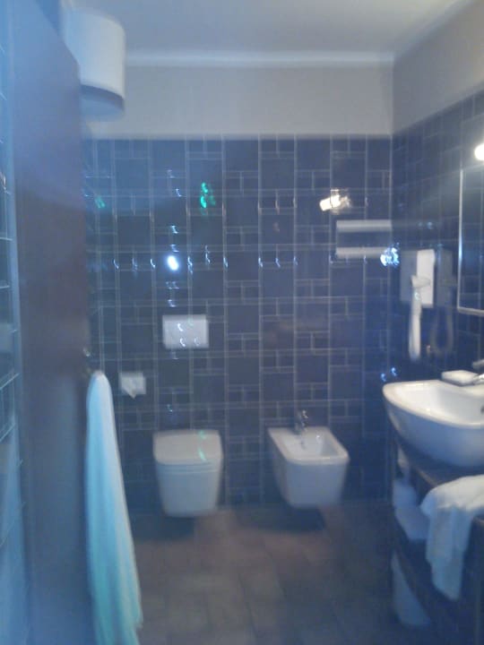 Blick ins Badezimmer, von der Dusche aus Bed & Breakfast 7 Vizi