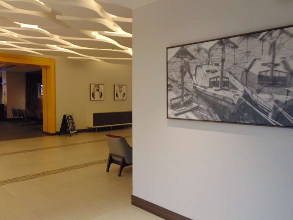 Lobby Hampton By Hilton Dubai Airport