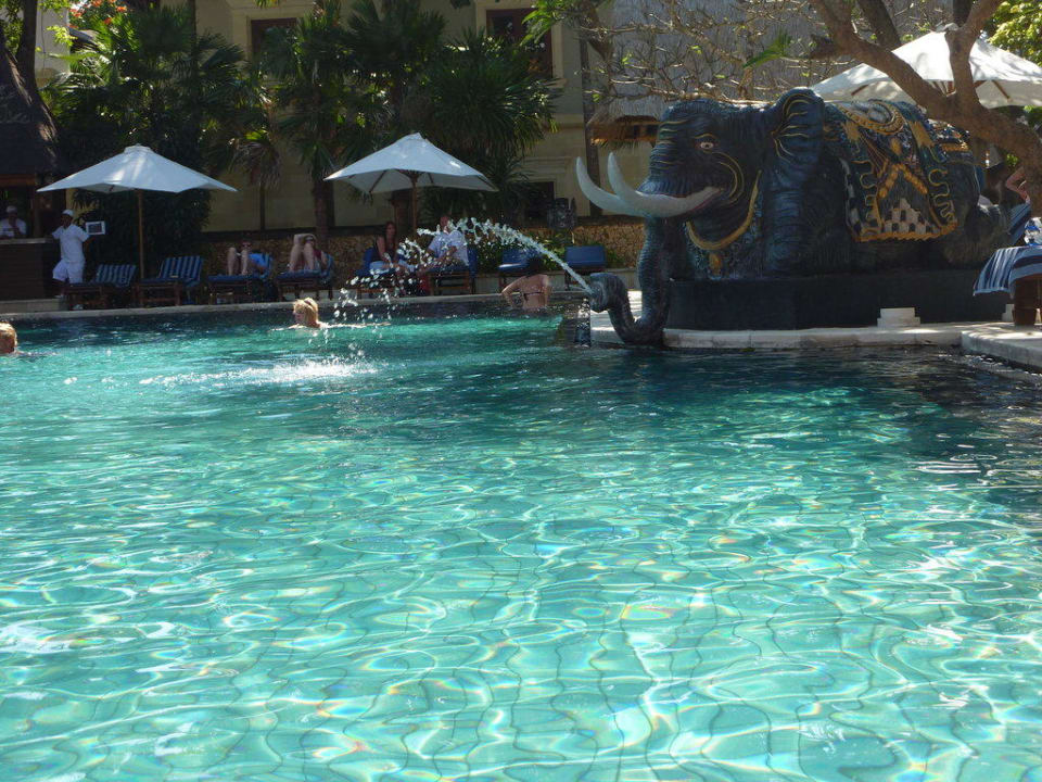 Und noch ein Poolbild Puri Santrian