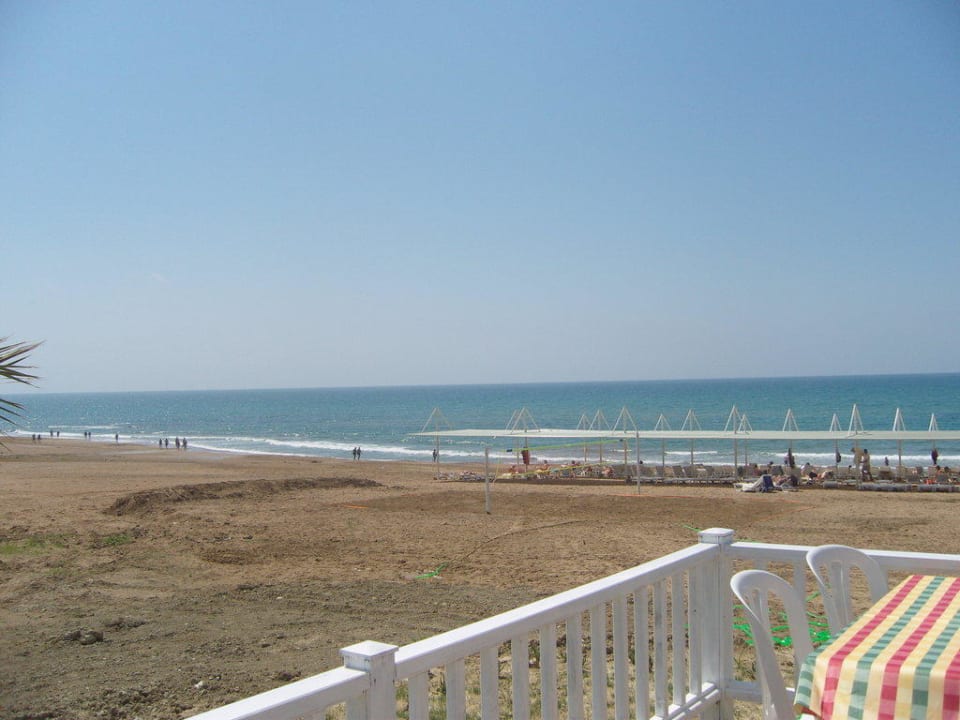 Strand Hotel Victory Resort