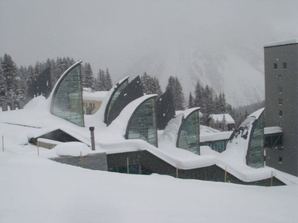 Vista esterna delle piscine Tschuggen Grand Hotel Arosa