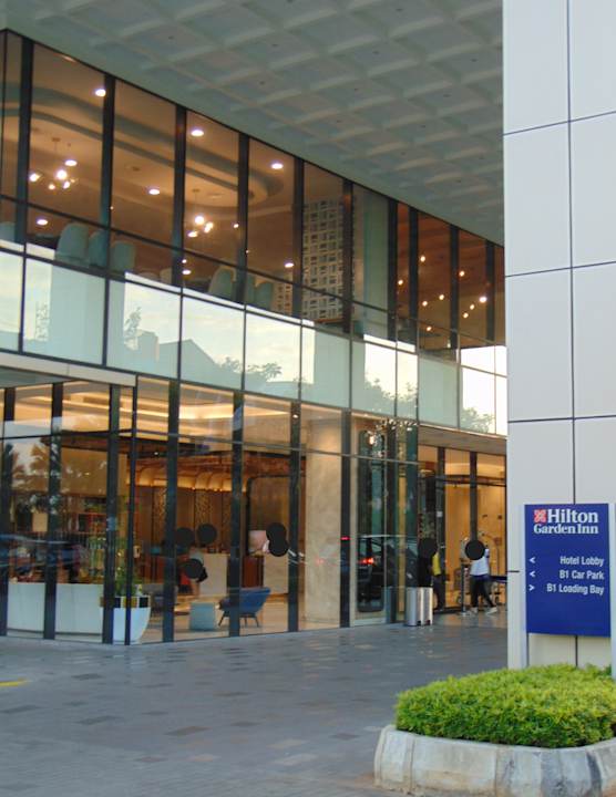 Lobby Hilton Garden Inn Jakarta Taman Palem