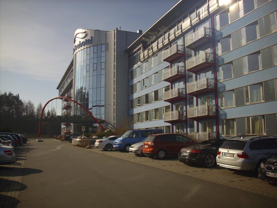 Sicht vom Parkplatz Bio-Seehotel Zeulenroda