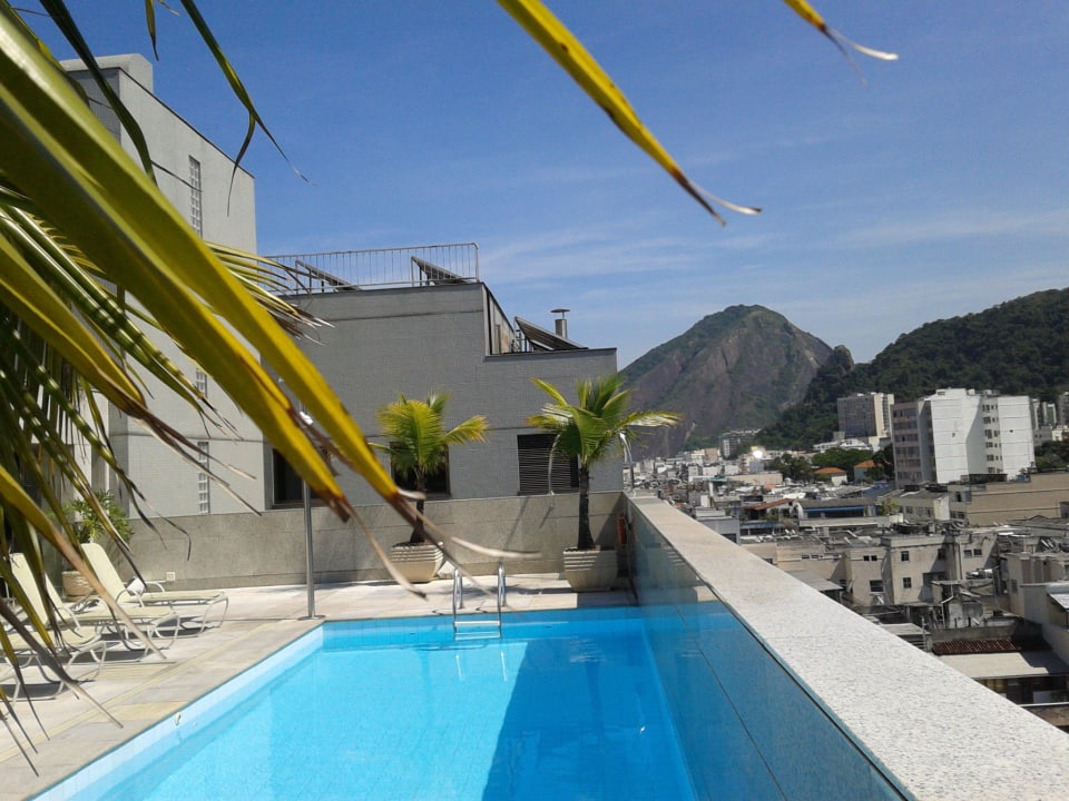 Pool mit Blick auf Copacabana Windsor Plaza Copacabana