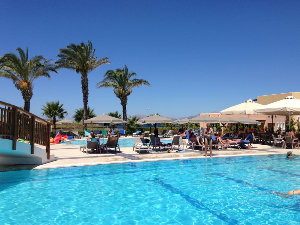 Pool Hotel Horizon Beach Resort