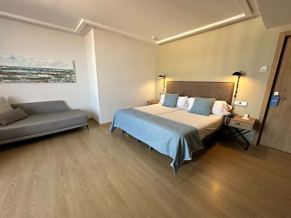 Zimmer Kyrat Amarac Suites