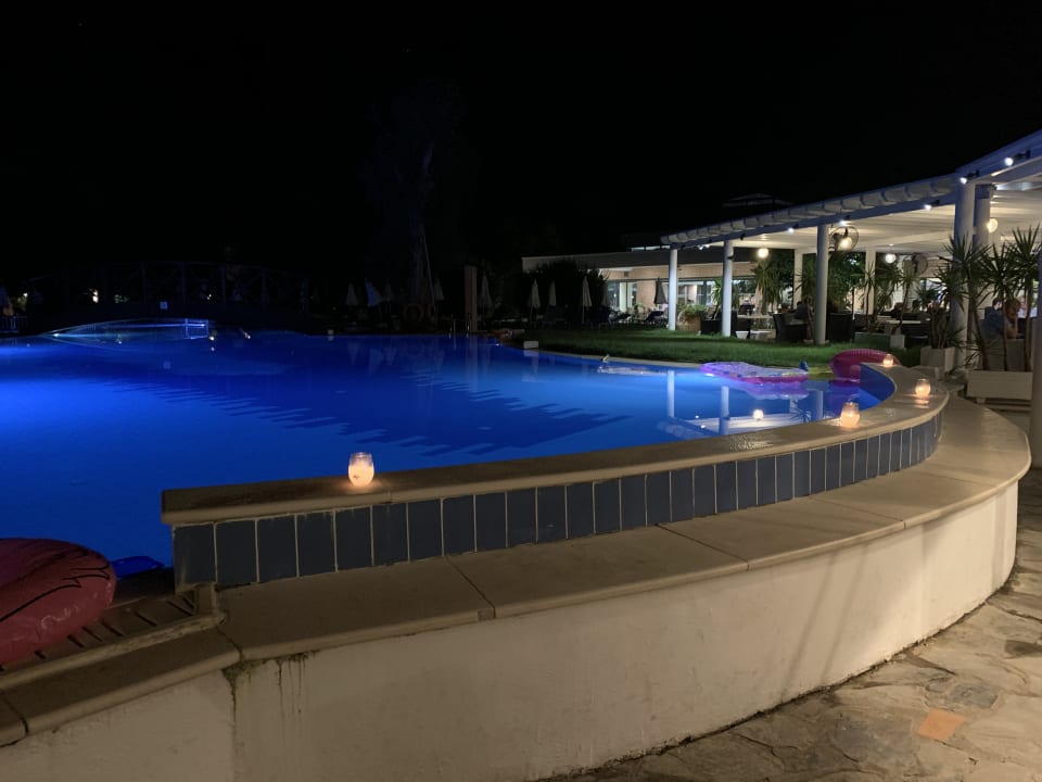 Pool Sentido Apollo Palace