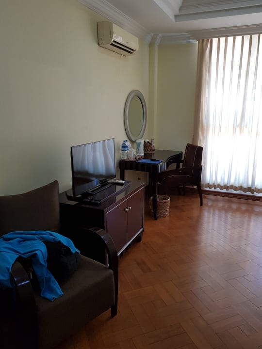 Schreibtisch The Mawlamyaing Strand Hotel