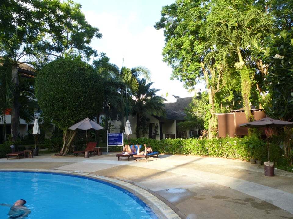 Poolanlage Hotel Thara Patong Beach