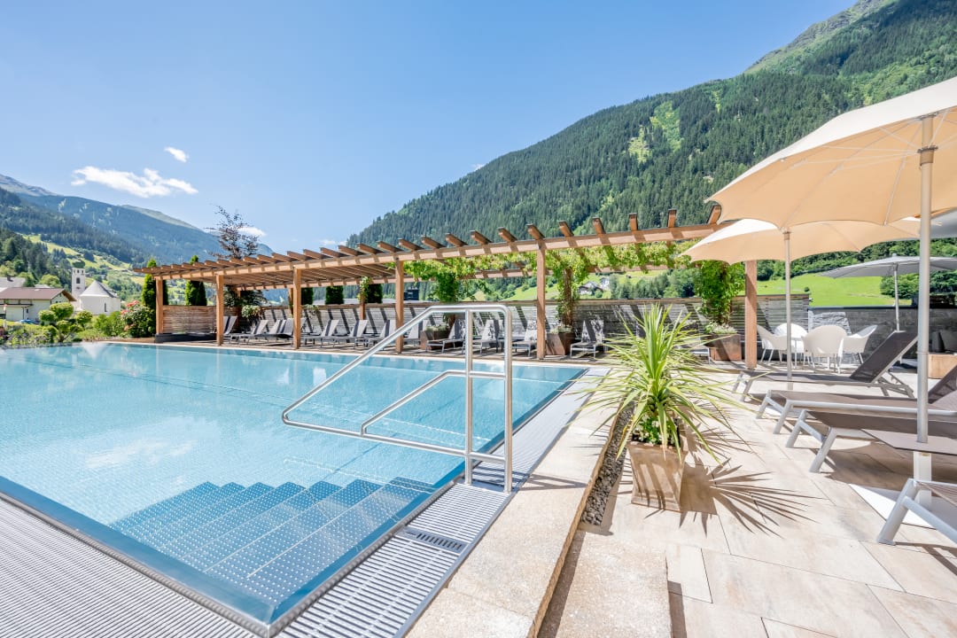 Pool Hotel Weisses Lamm