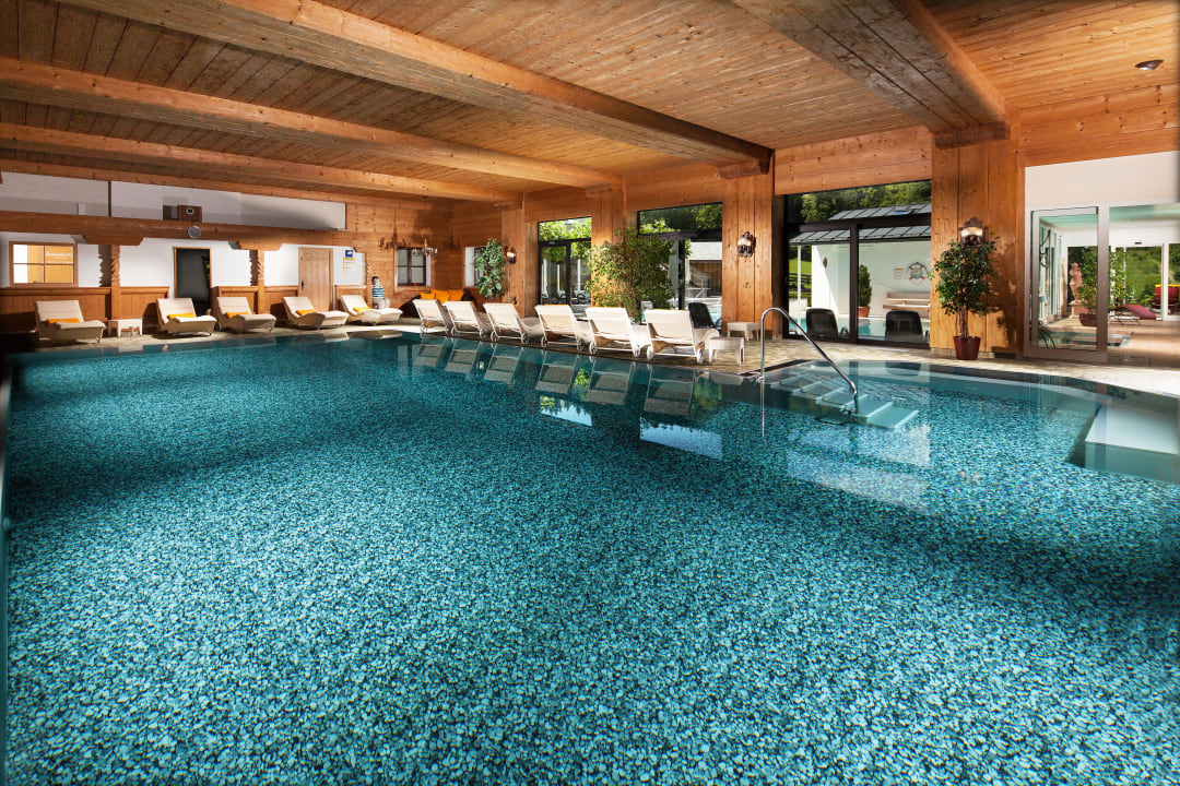Pool Alm- & Wellnesshotel Alpenhof