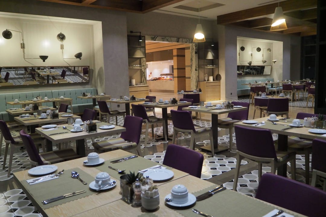 Restaurant Acanthus Cennet Barut Collection