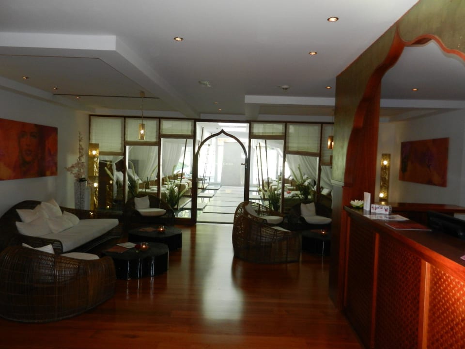 Hotel liebes Rot-Flüh - Eingang zur Beauty Farm Wellnesshotel ...liebes Rot-Flüh