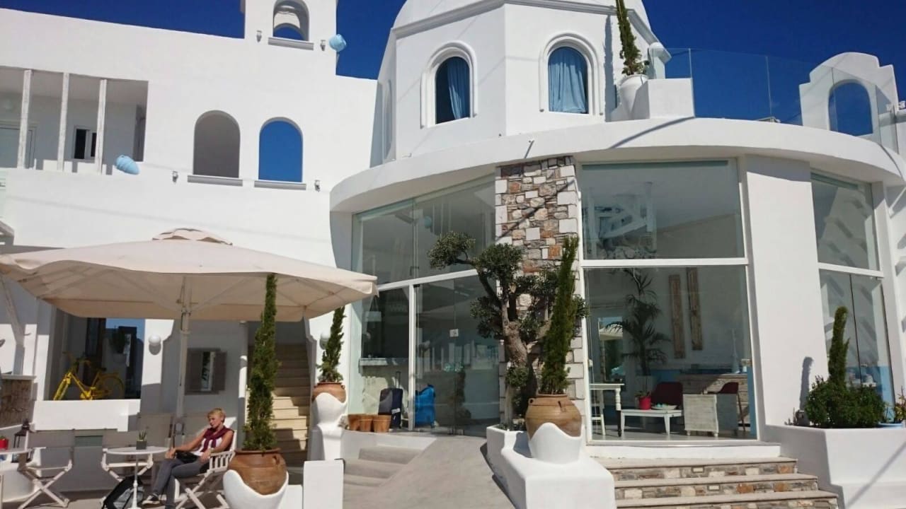 Haupteingang mit Terrasse Kouros Exclusive