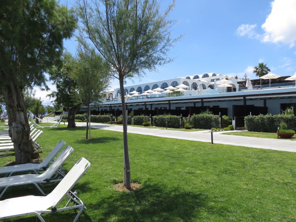 Juniorsuiten unterhalb des Pools TUI BLUE Oceanis Beach and Spa Resort