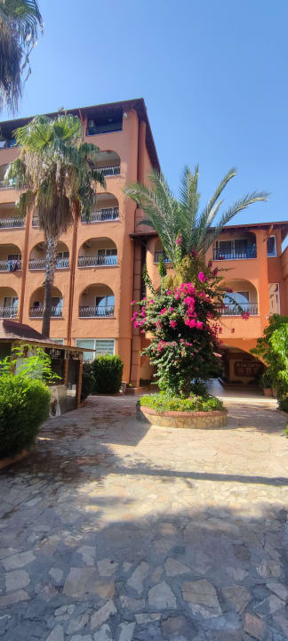 Außenansicht Club Turtas Beach Hotel