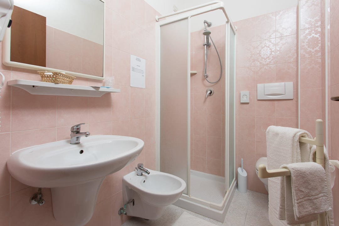Bagno in camera Hotel Emilia