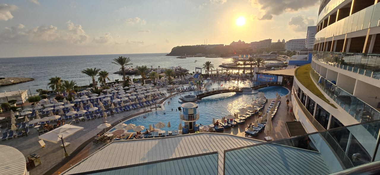 Pool Granada Luxury Okurcalar