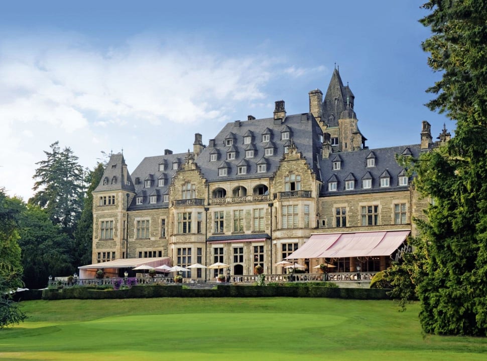 Außenansicht Golfplatz Schlosshotel Kronberg