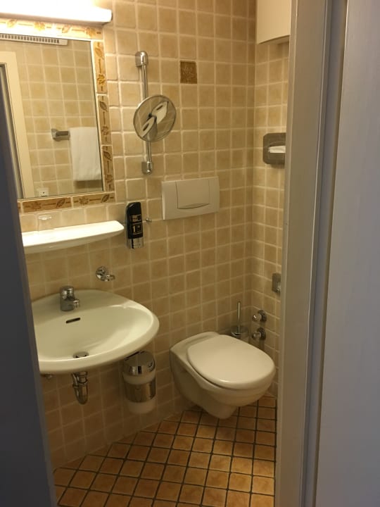 Bad eher altmodisch DEVA Parkhotel Traunstein