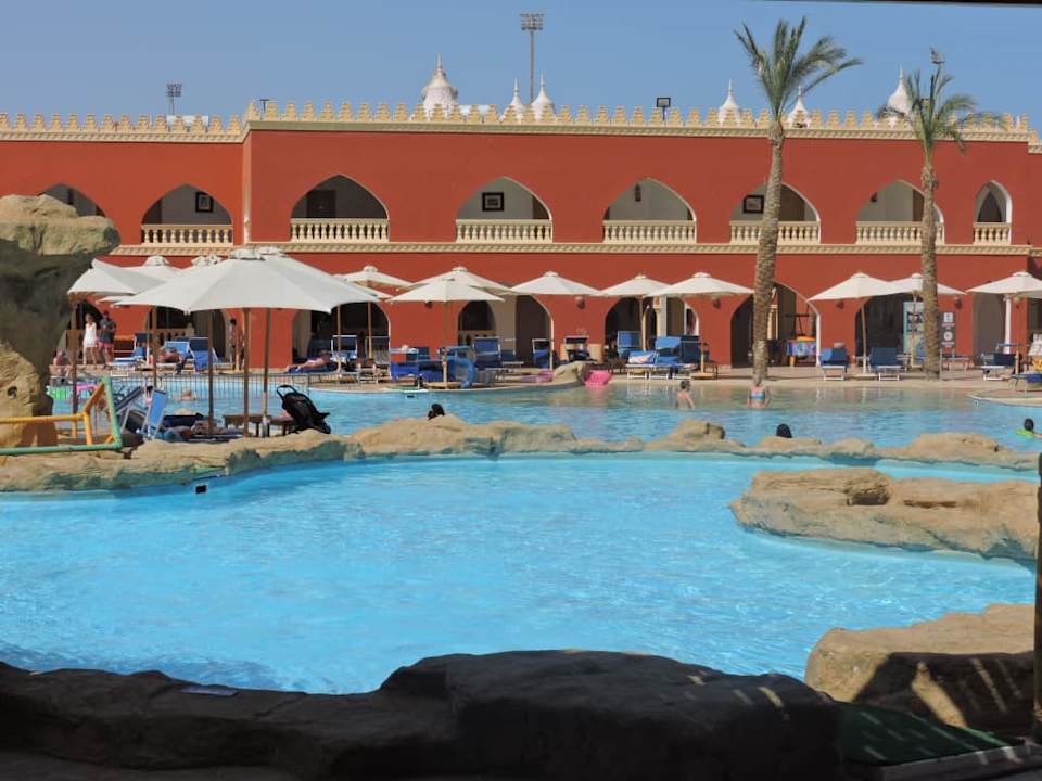 Besen hotelowy  Pickalbatros Alf Leila Wa Leila Resort - Neverland Hurghada