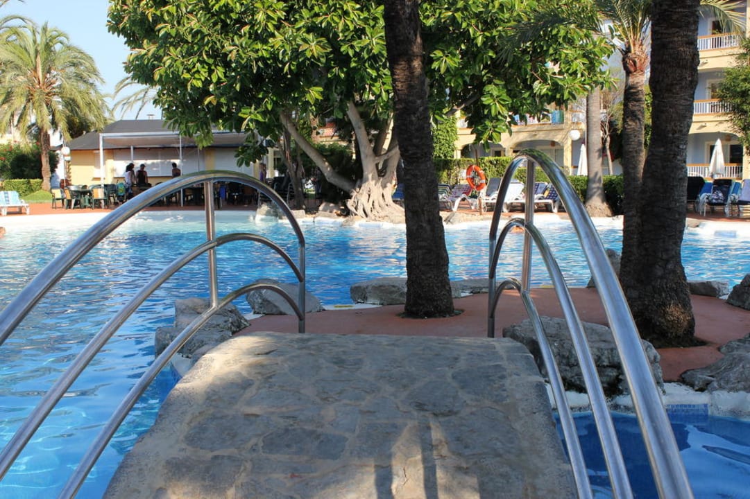 Brücke über den Pool Alcudia Garden Aparthotel