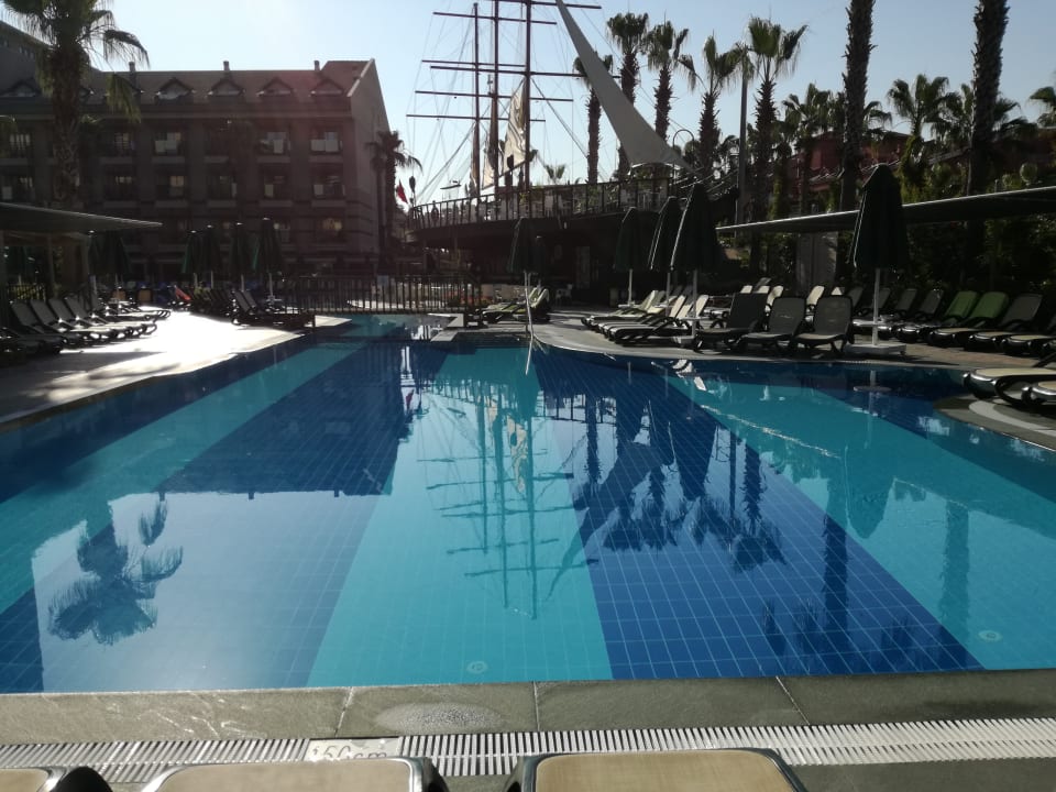 Pool Can Garden Resort