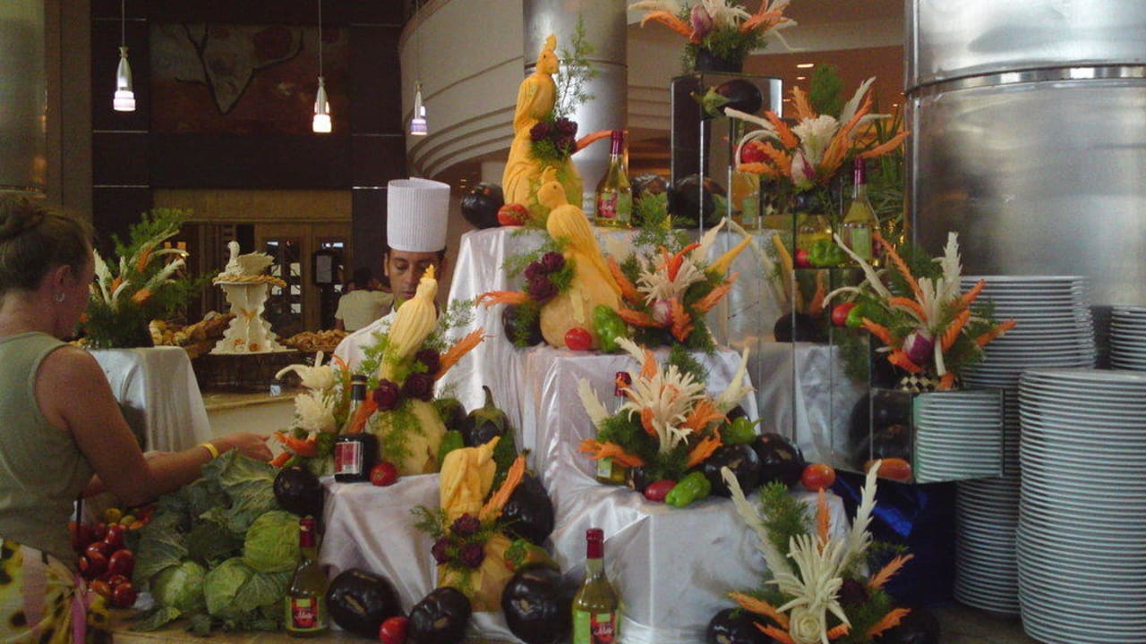 В основном ресторане Serenity Alpha Beach