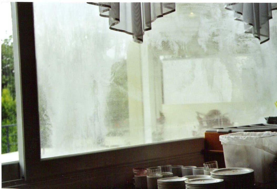 Schmutziges Fenster Corali Hotel