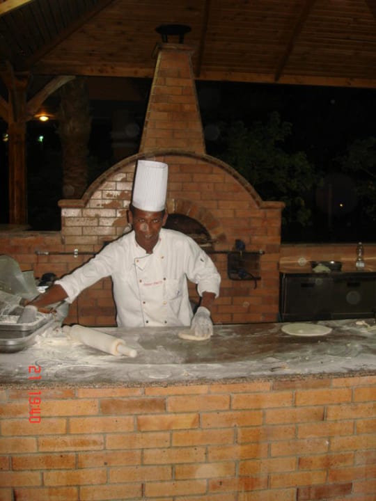 Pizzabäcker aussen Beach Albatros Resort
