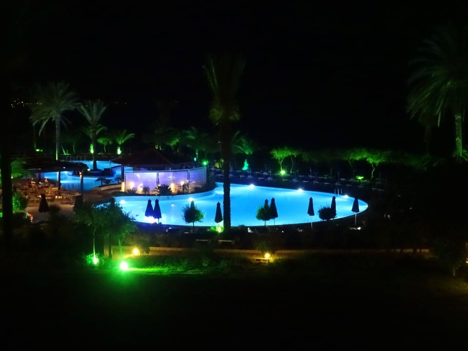 Ausblick vom Balkon bei Nacht Rodos Princess Beach Hotel & Spa
