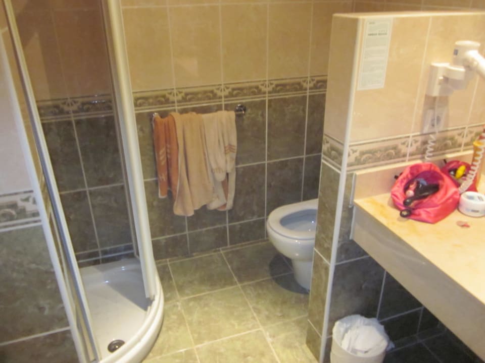 Dusche im Bad AluaVillage Fuerteventura