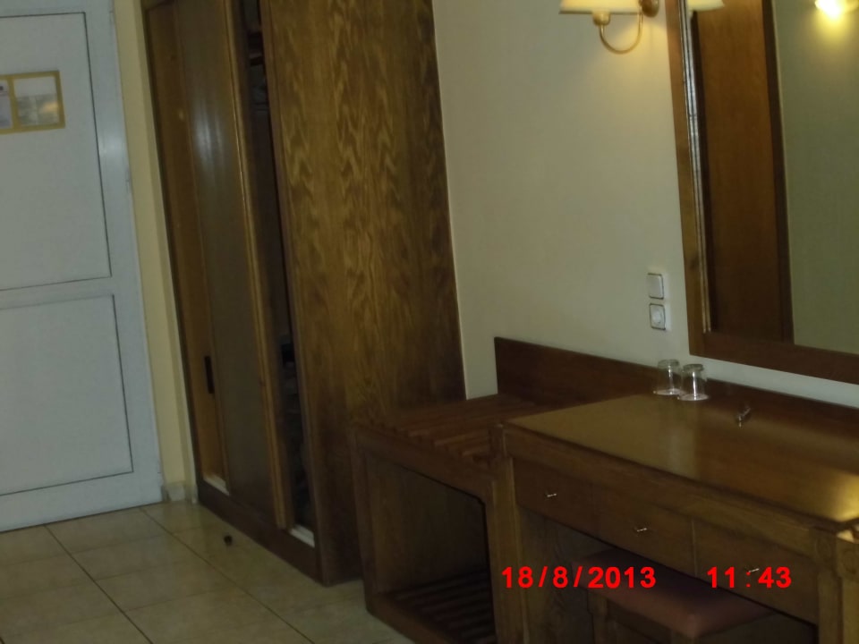 Zimmer 2 Mobiliar aus Anno Dick Milch Vantaris Palace