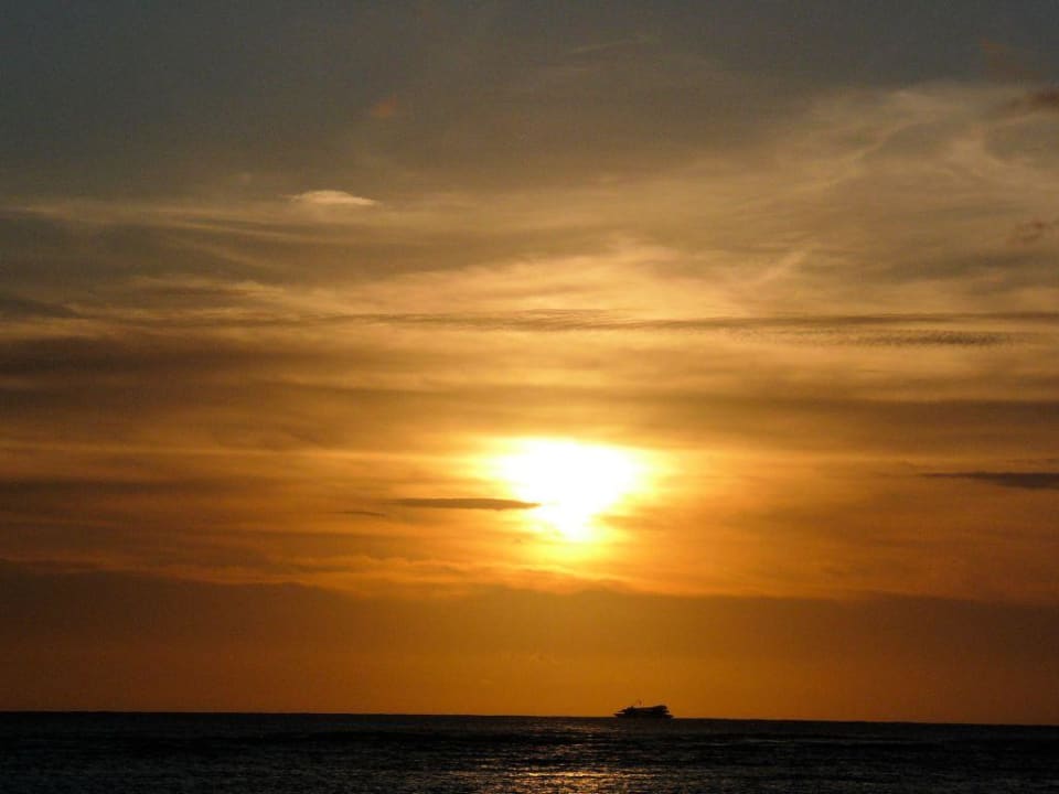 Sonnenuntergang vor dem Hotel Hotel Halekulani