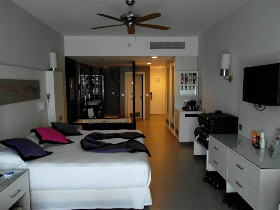Komplette Zimmeransicht Hotel Riu Palace Bavaro