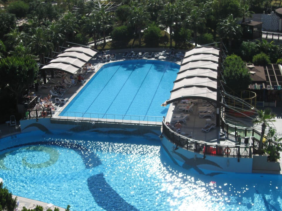 Aydinbay Poolanlage vom Balkon aufgenommen Aydinbey Kings Palace & Spa