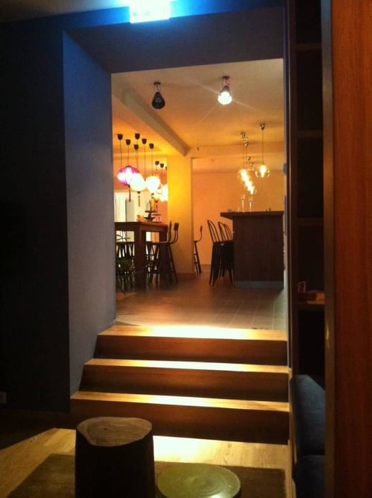 Blick vom Kaminzimmer zur Bar Leiners Familienhotel