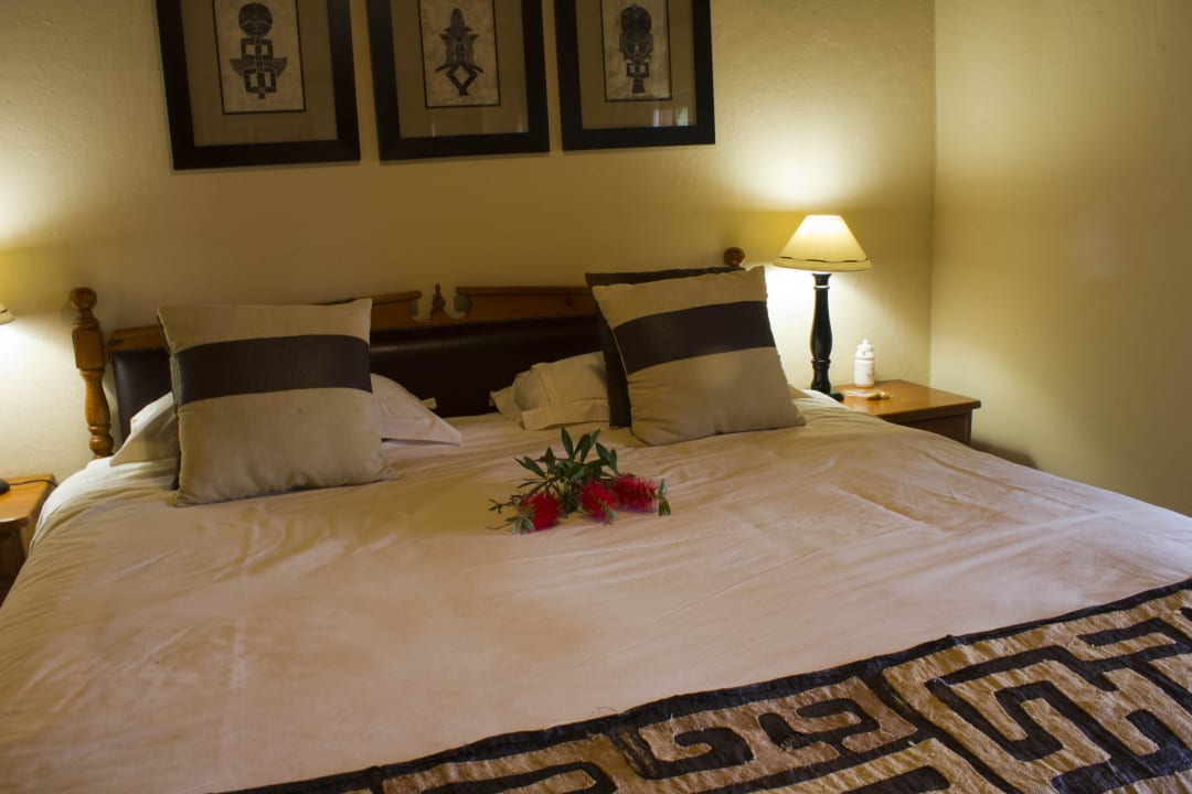 Standard Chalet Kololo Game Reserve Accommodation