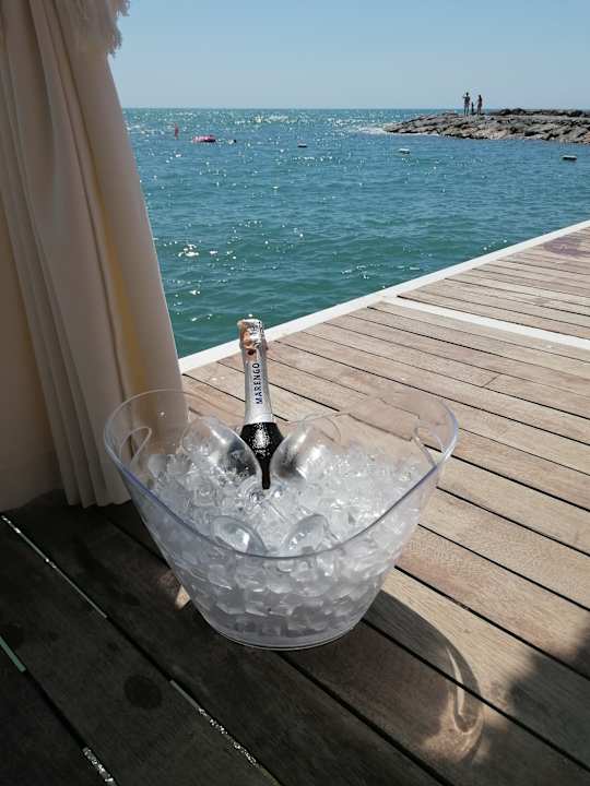 Strand Rubi Platinum Sign