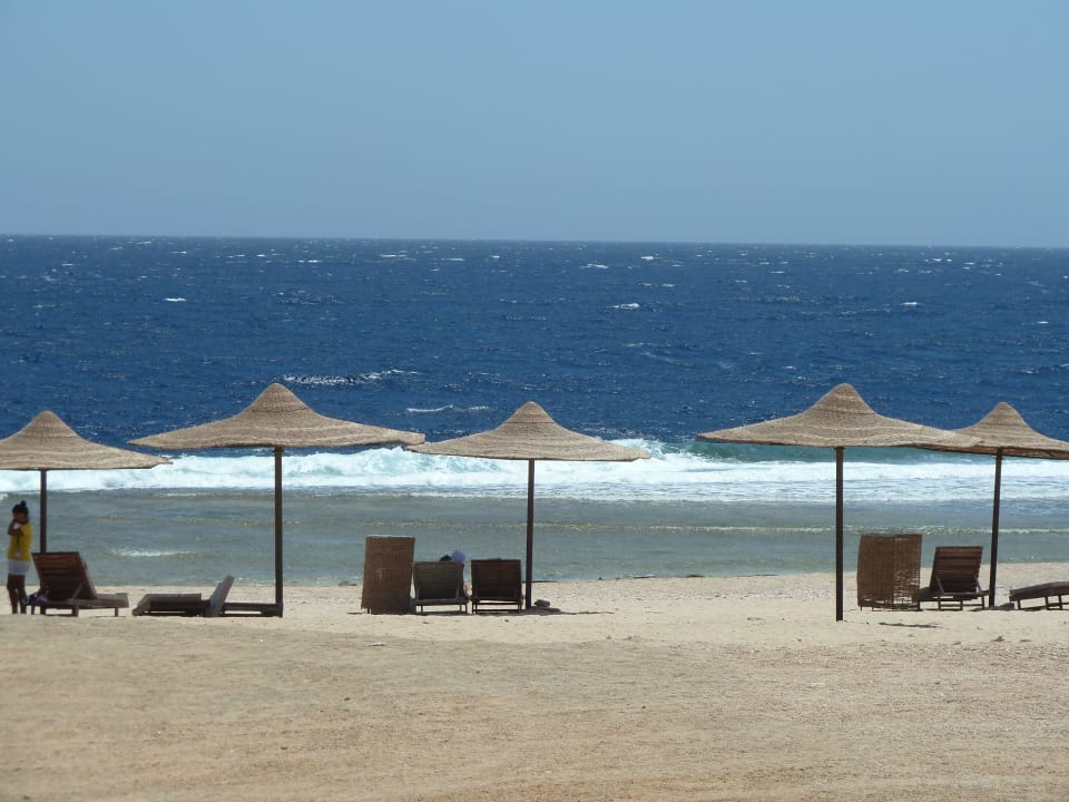 Пляж Coral Hills Resorts & SPA