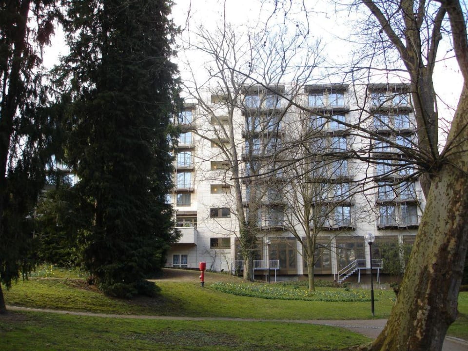 Rückseite Ramada Bad Soden H+ Hotel Bad Soden