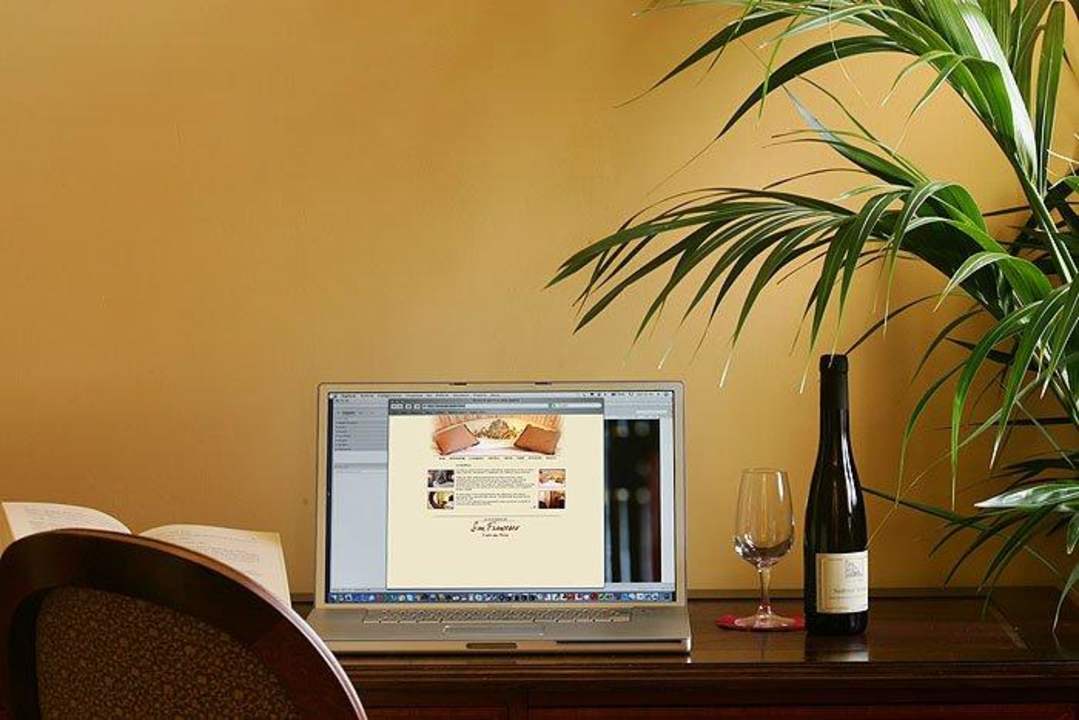 Free Wi-Fi & Internet desk for guests' use Hotel La Locanda Di San Francesco