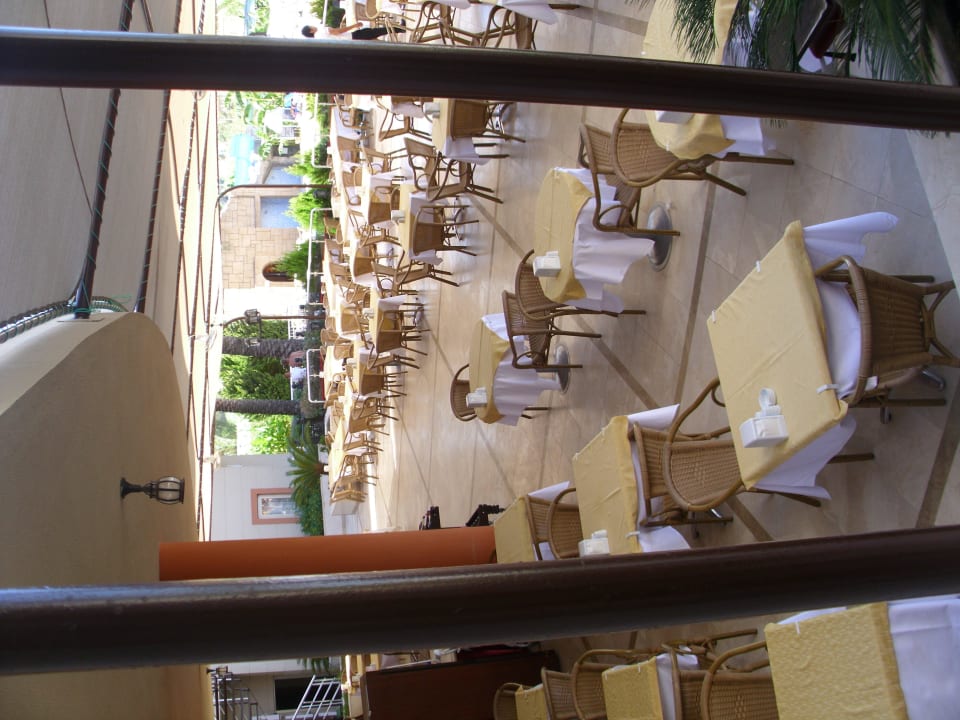 Terrasse draußen vom Restaurant FUN&SUN Smart Hane Sun Hotel