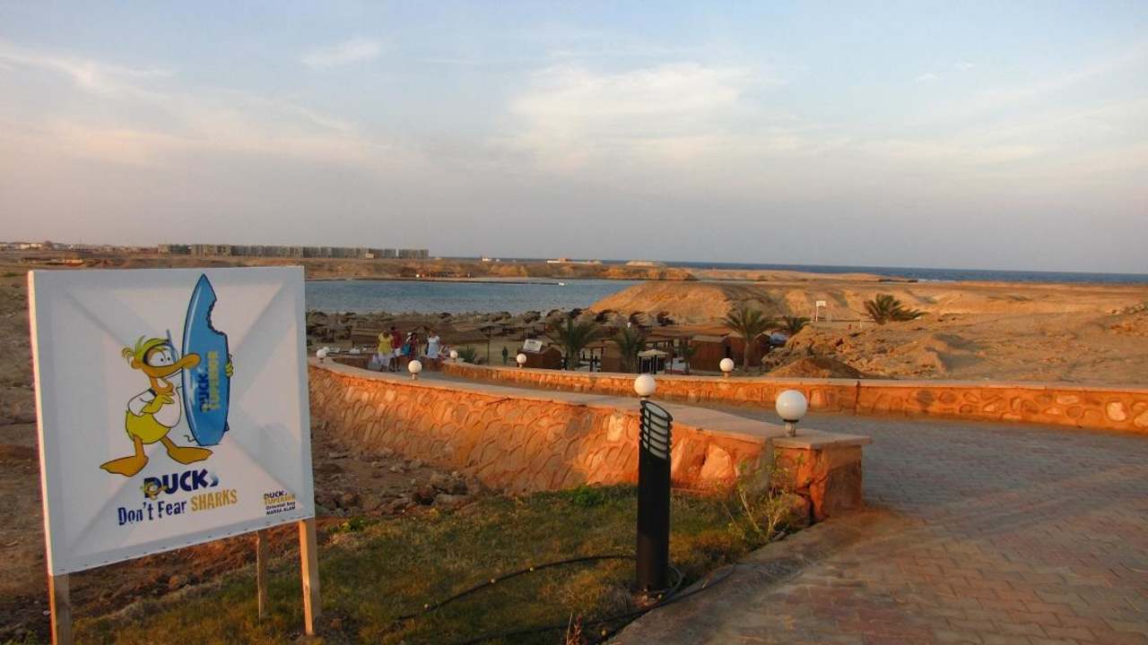 Na pláž cesta SUNRISE Cardina Resort