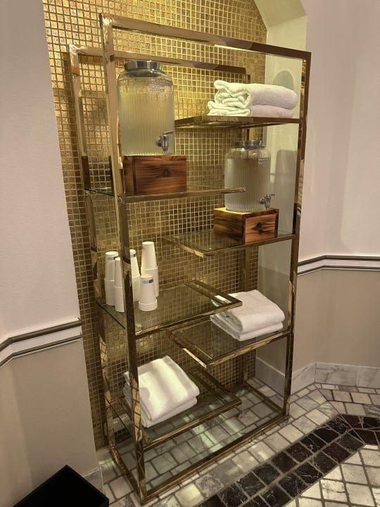 Sport & Freizeit Schloss Lieser, Autograph Collection