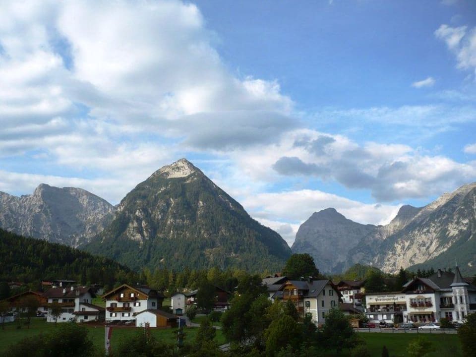 Blick vom ZImmer 301 auf Karwendelgebirge Rieser Achensee Resort